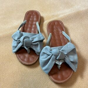 Blue bow sandals